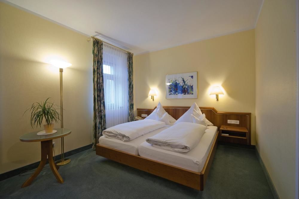Hotel Weisses Lamm Файтсгехгайм Номер фото